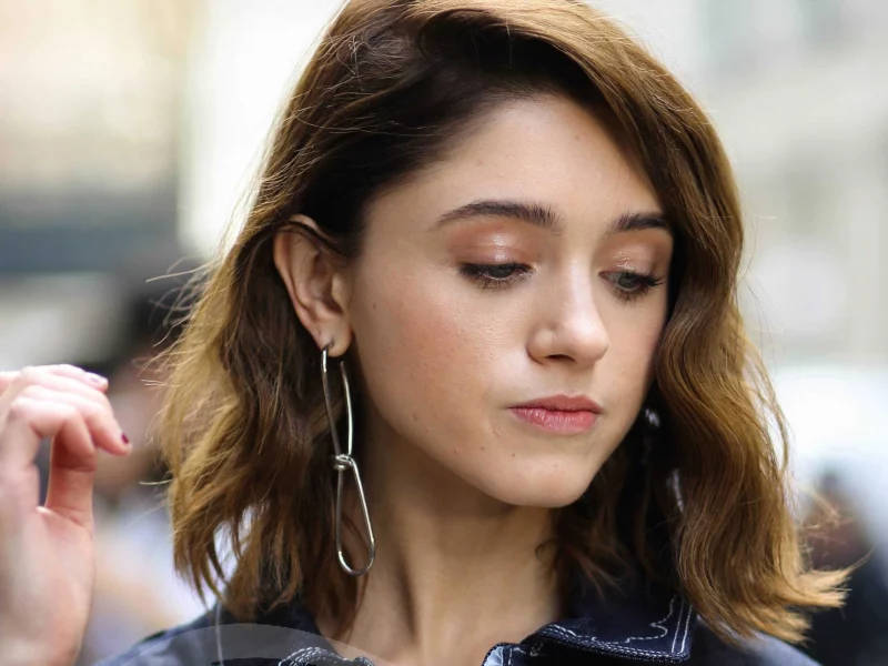 girl, natalia dyer
