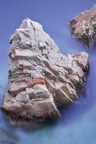 камни