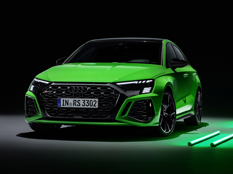 Зелёная Audi