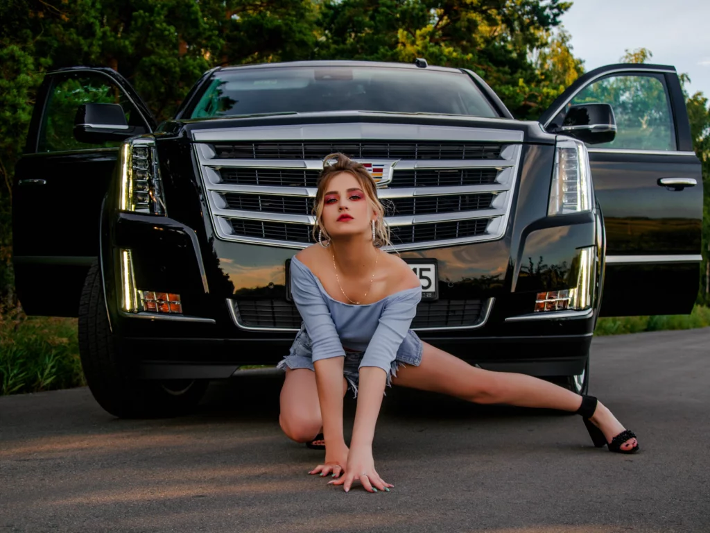 авто с девушкой