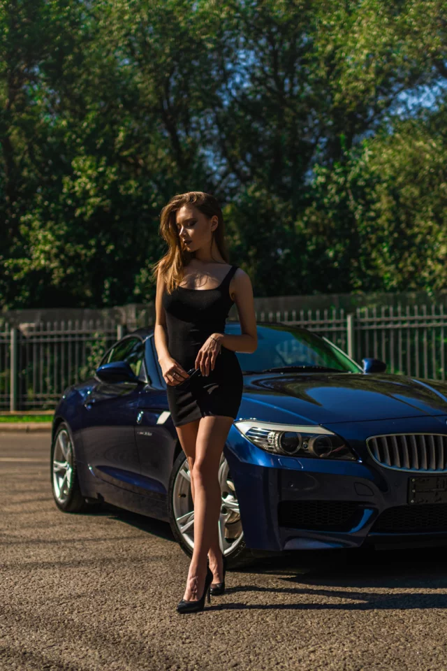 авто с девушкой