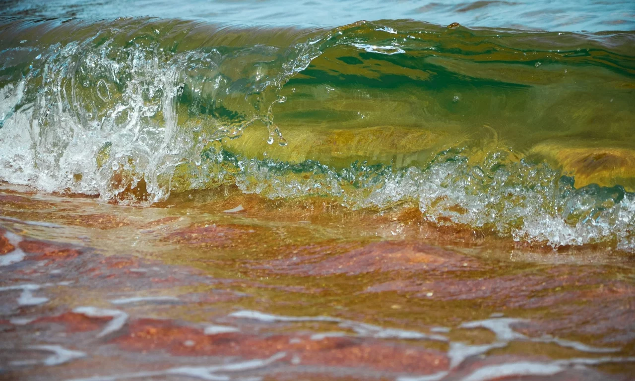 вода