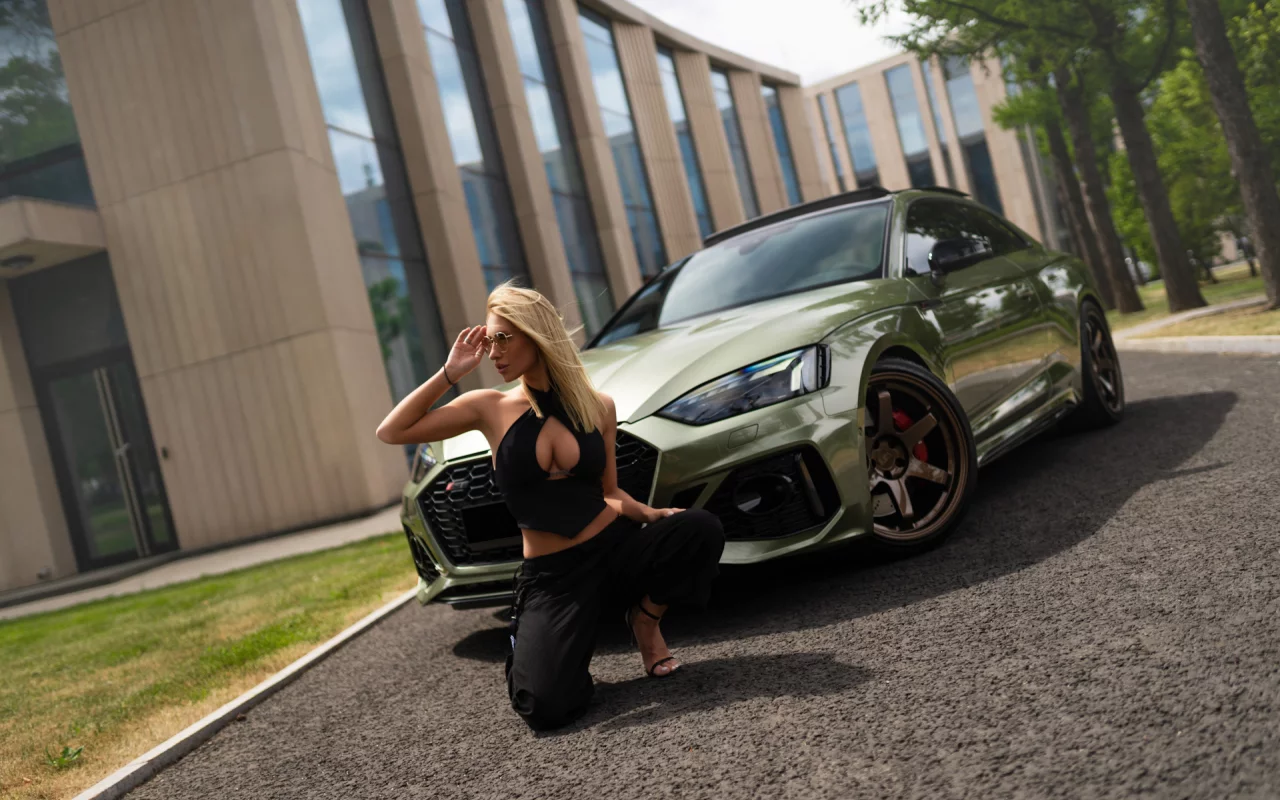 авто с девушкой