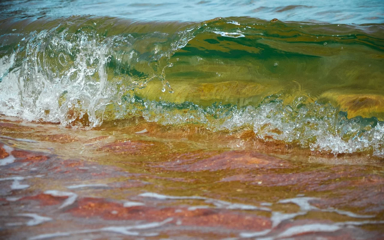 вода