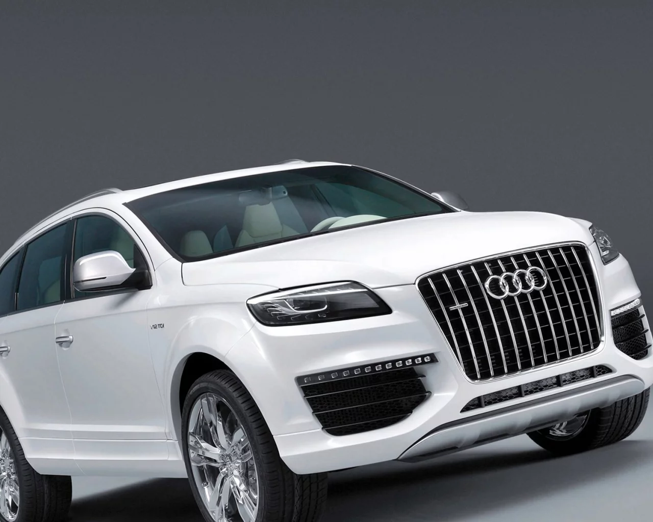 Audi Q7 V12