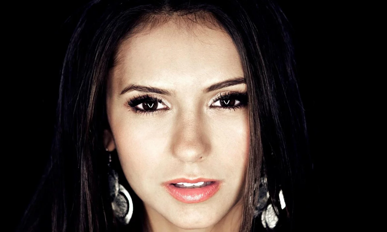 Nina Dobrev