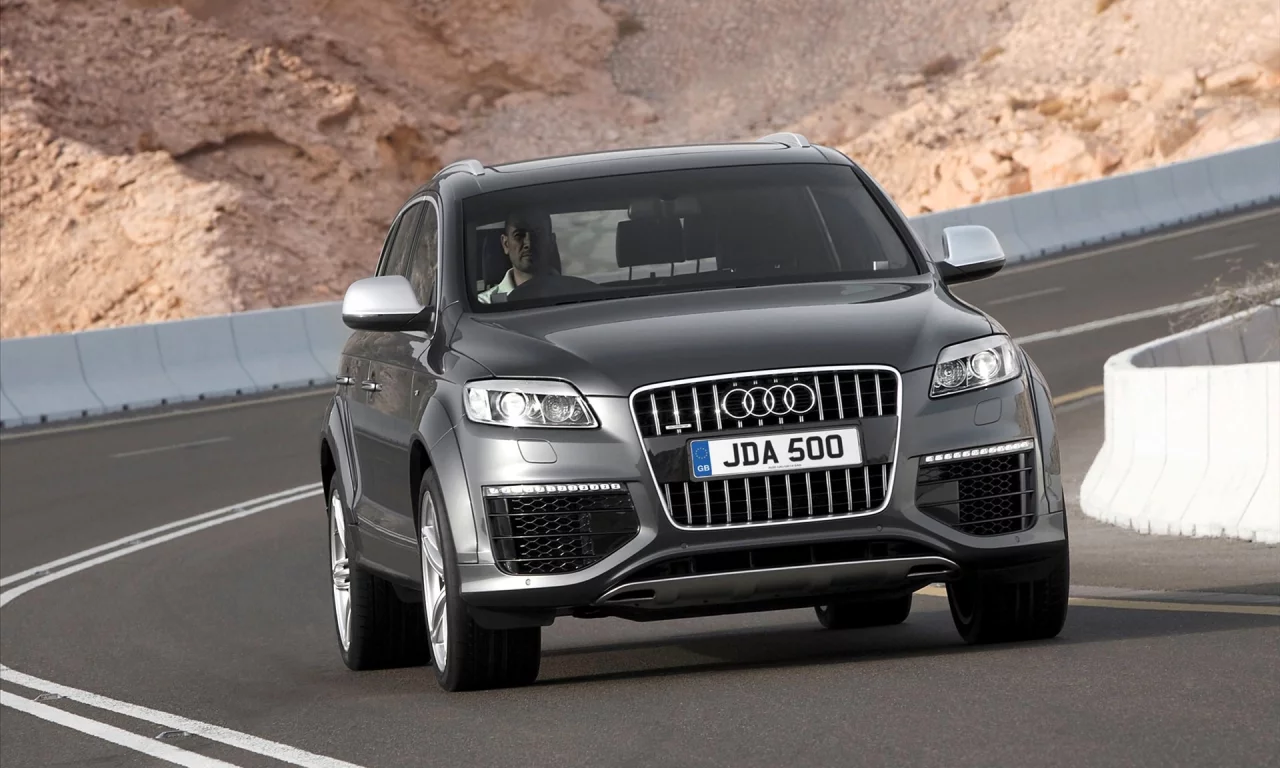 Audi Q7 V12