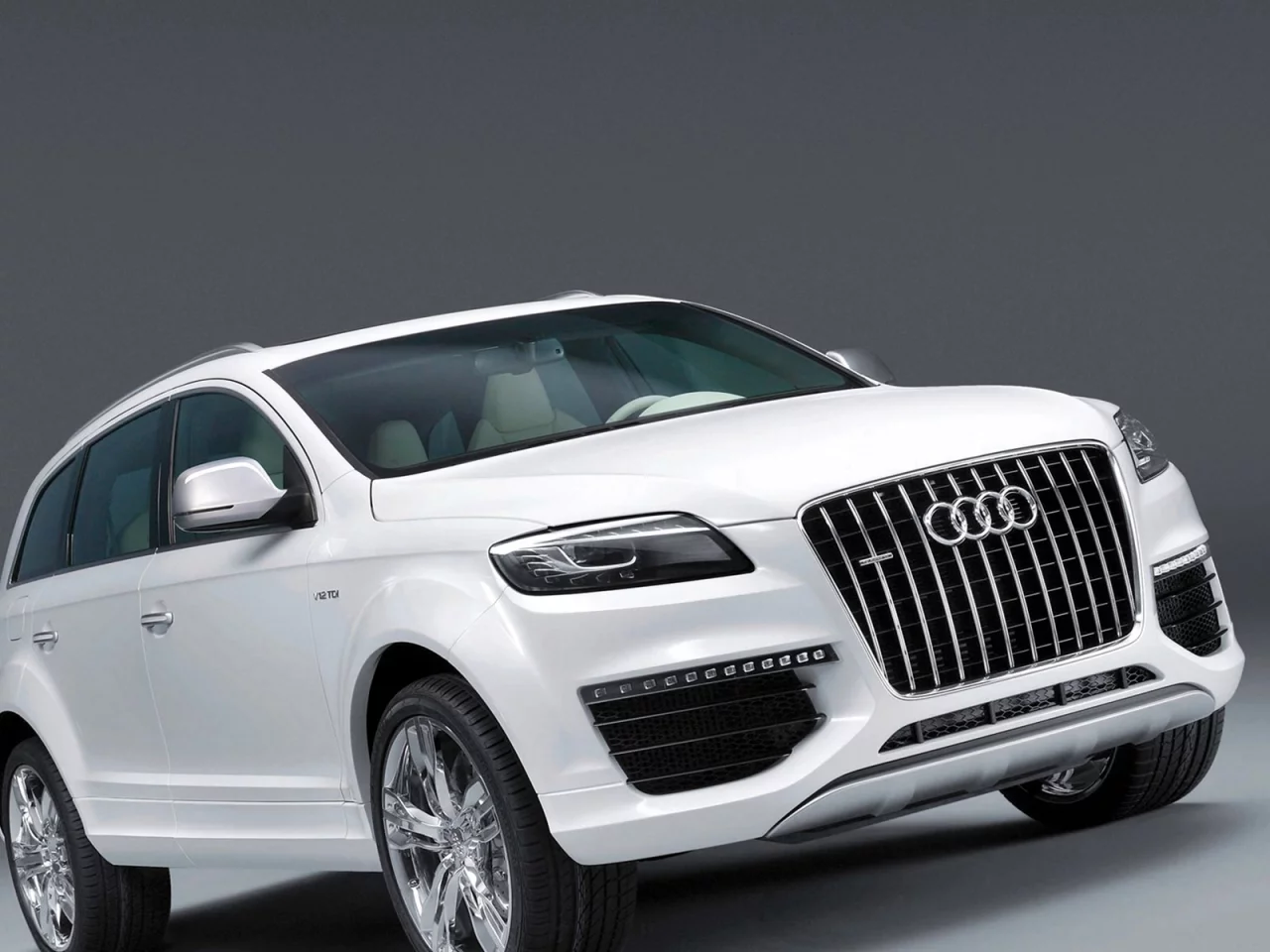 Audi Q7 V12