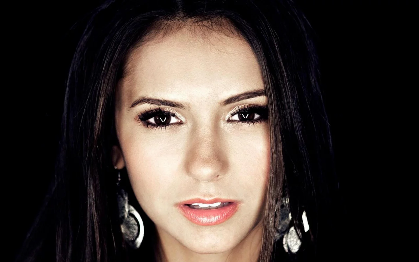 Nina Dobrev