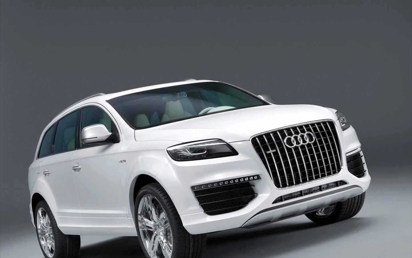 Audi Q7 V12