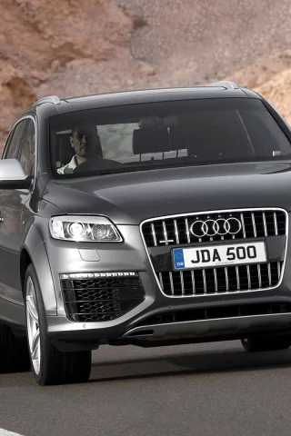 Audi Q7 V12