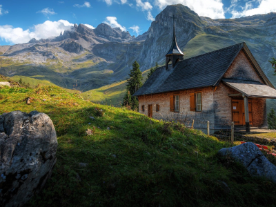 Церковь в горах