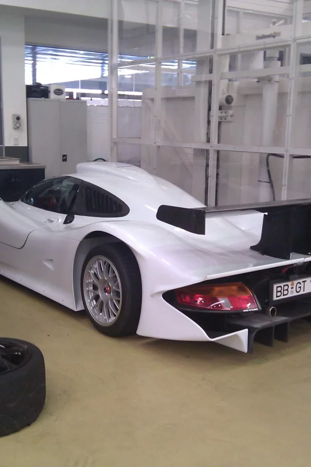 Porsche 911 GT1. Versión de calle