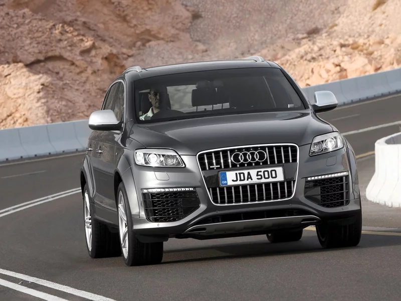 Audi Q7 V12