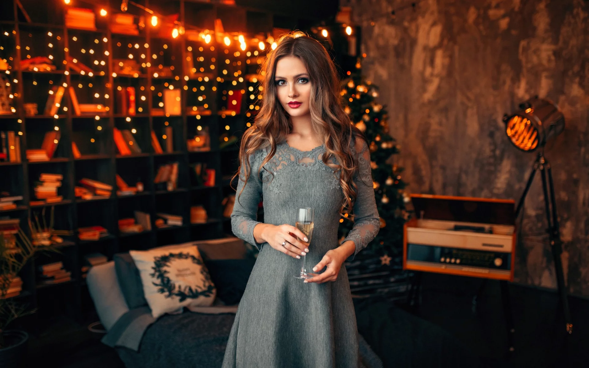 Новогодняя девушка