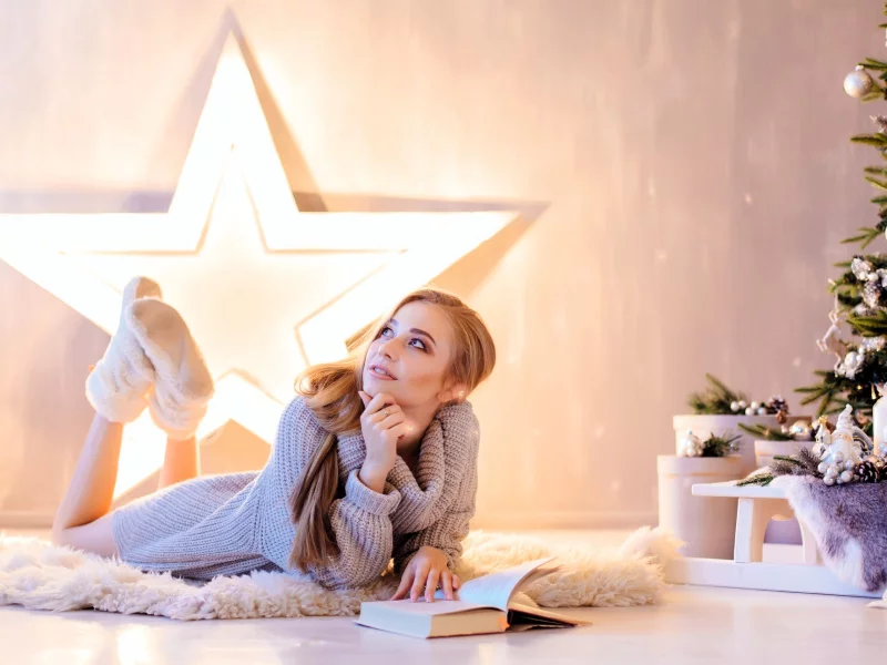 Новогодняя девушка