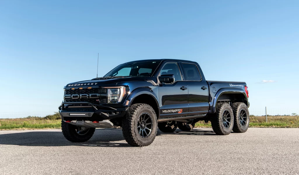 Hennessey VelociRaptoR 6x6 Jeep