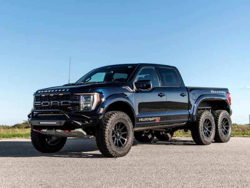 Hennessey VelociRaptoR 6x6 Jeep