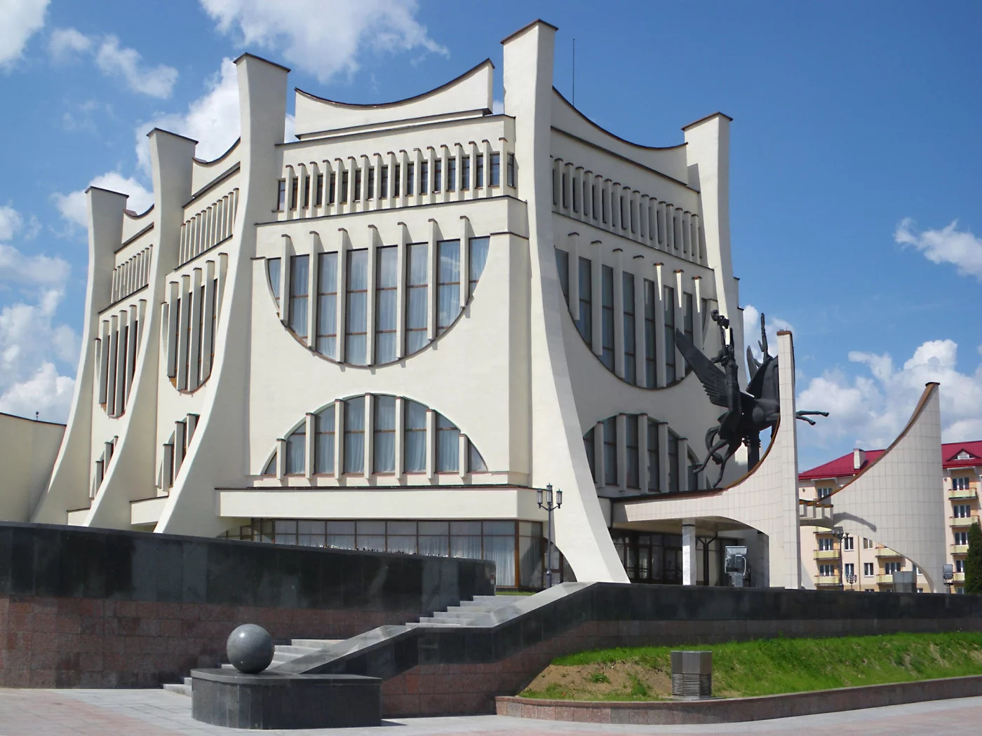 здание