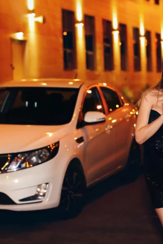 авто с девушкой