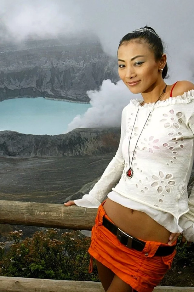 Bai Ling