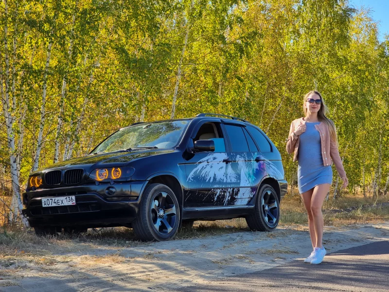 авто с девушкой