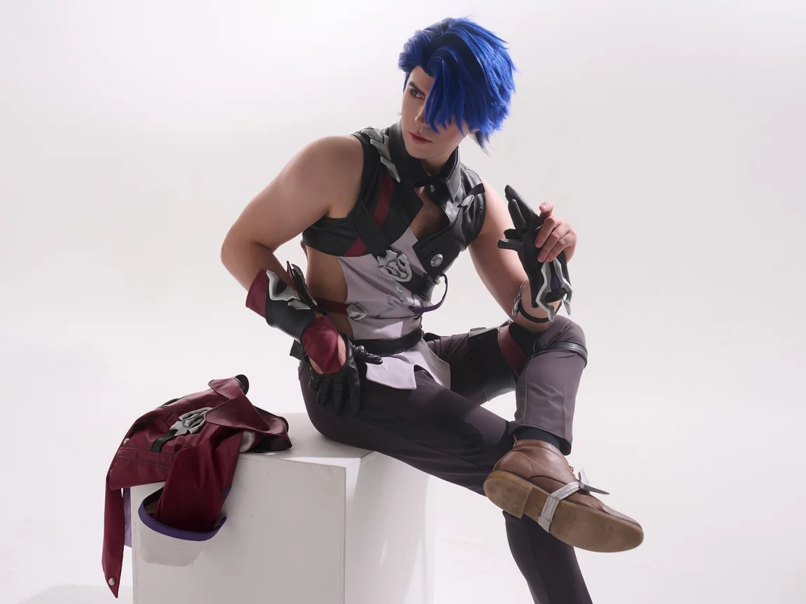 GraysonFin cosplay