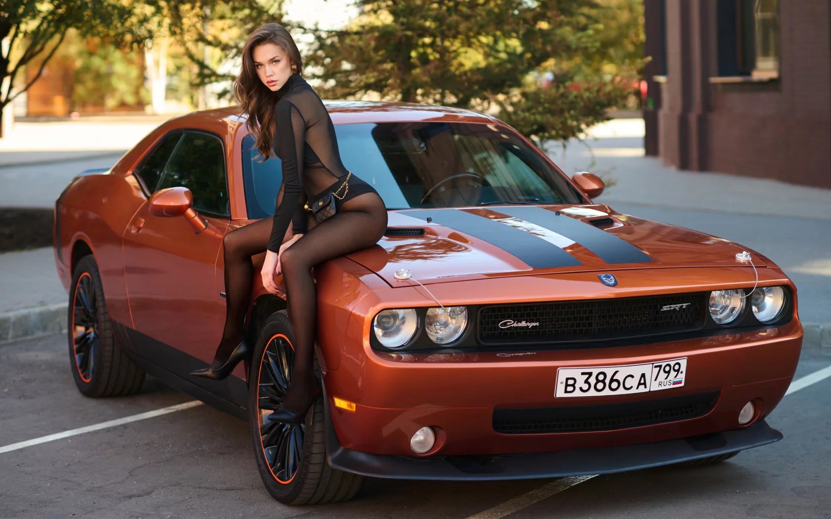 авто с девушкой