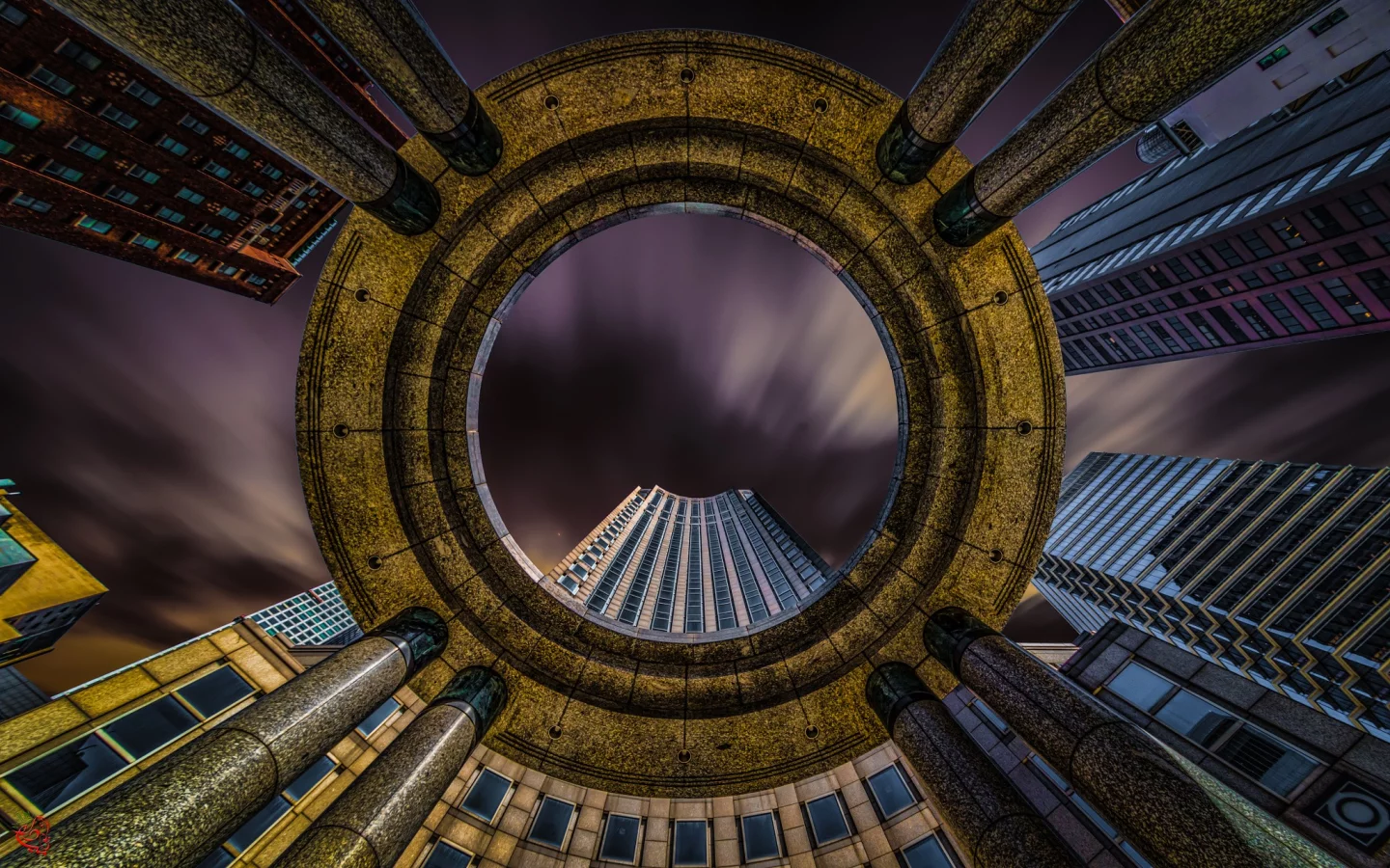 город