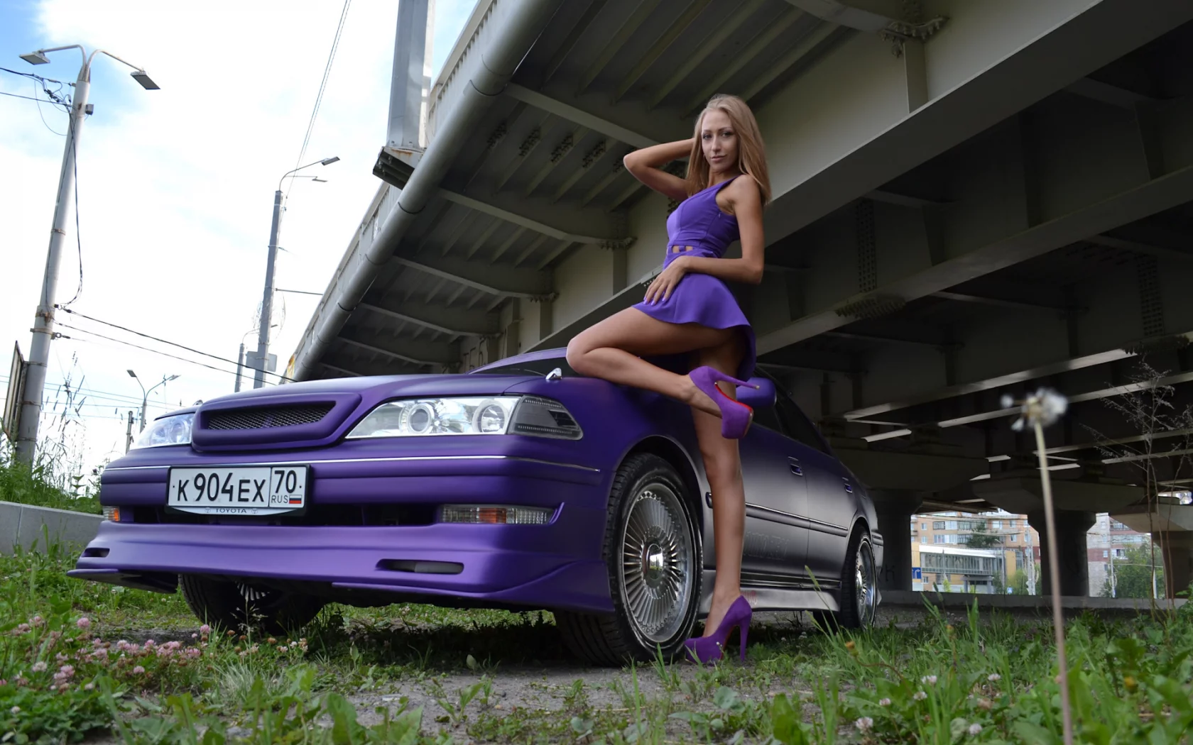 авто с девушкой