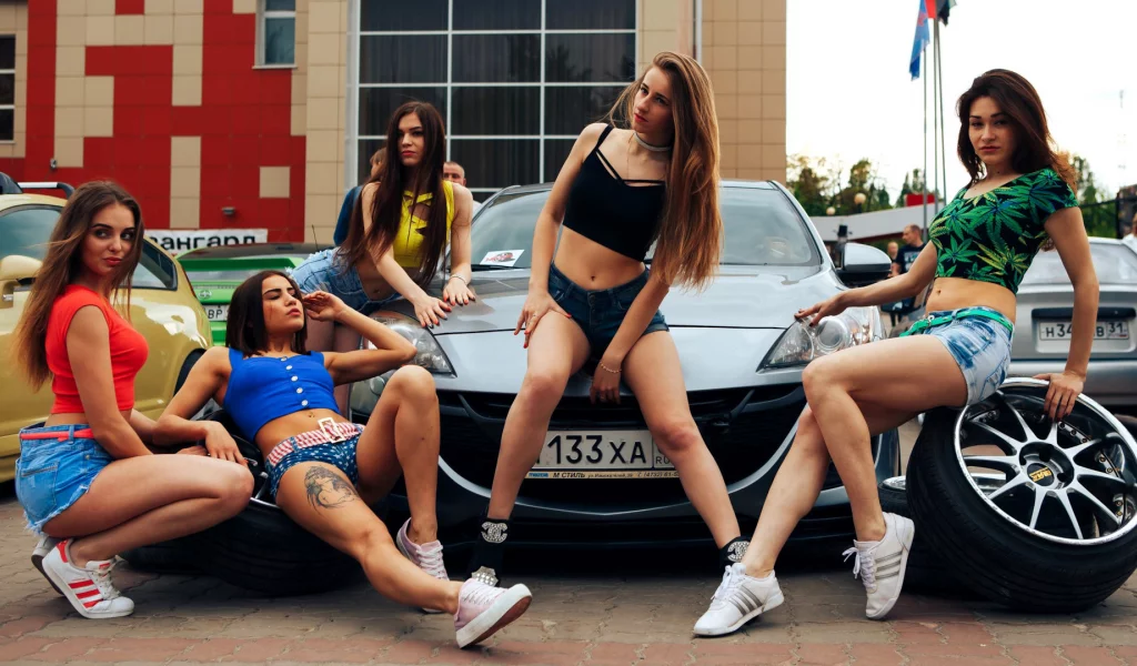 девушки