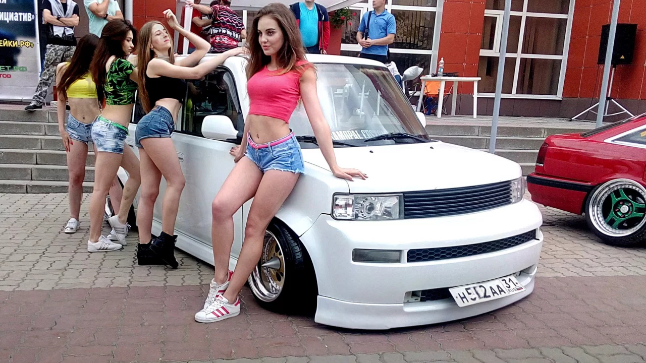 девушки