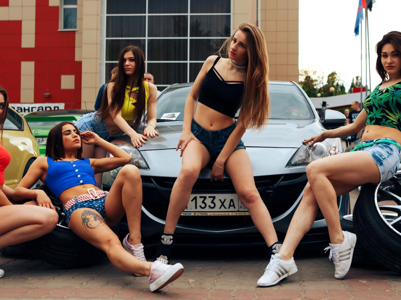 девушки