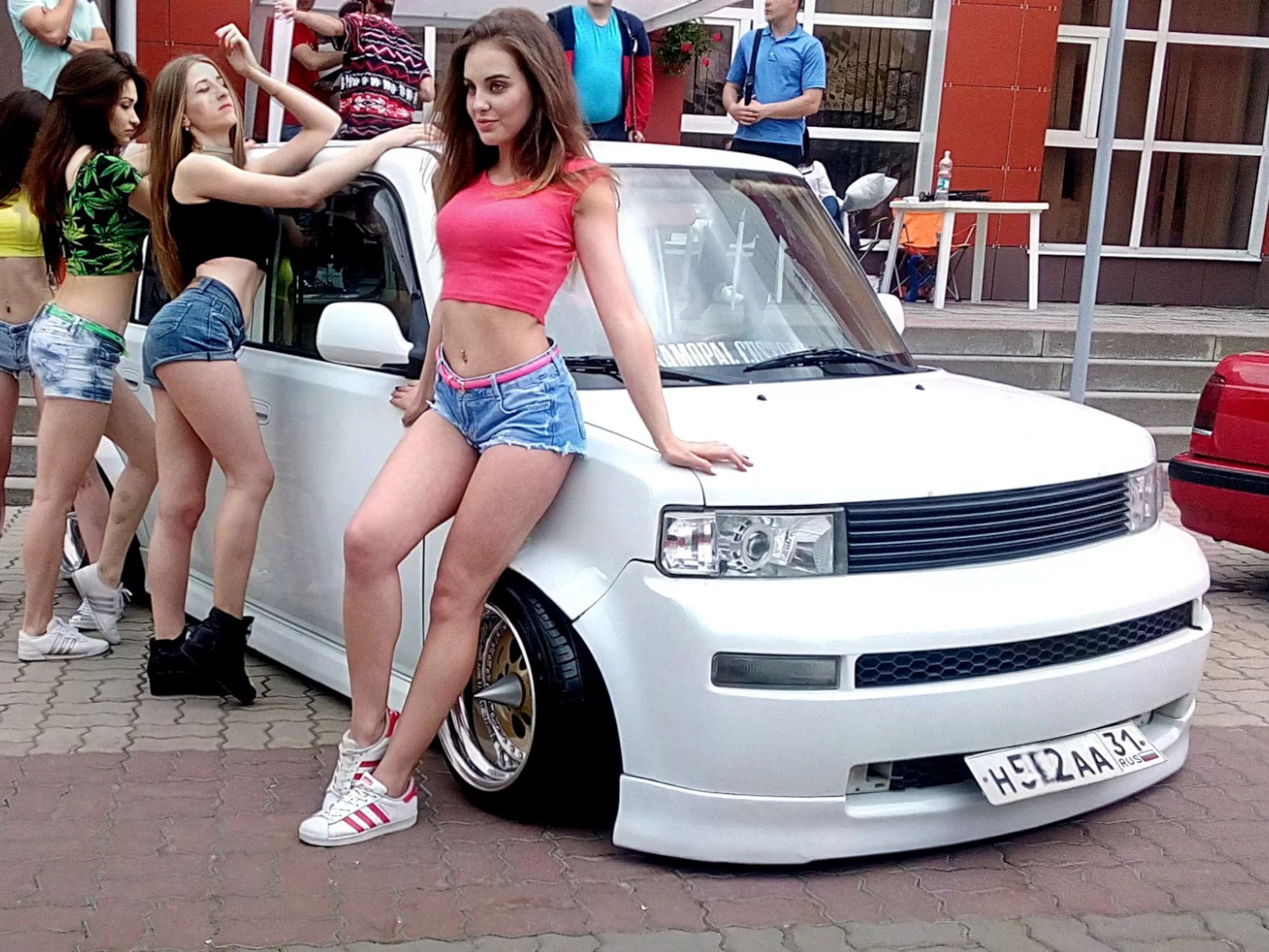 девушки
